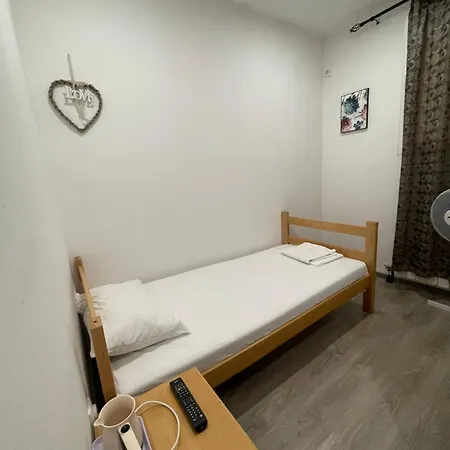 Sleep And Go L E F T River Apartment Belgrade