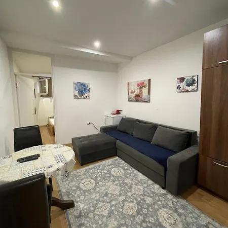 Sleep And Go L E F T River Apartment Belgrade